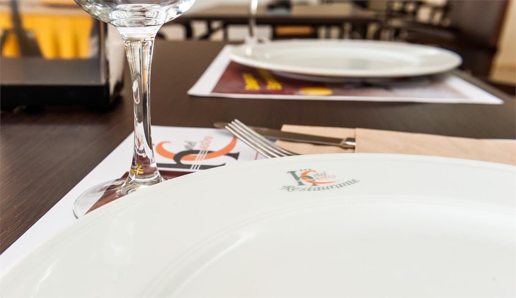 Disfruta de la comodidad de un hotel con restaurante propio en Santiago