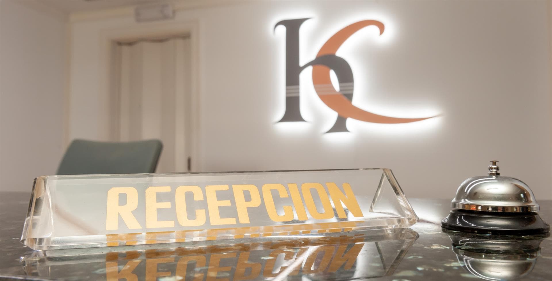 Recepción del alojamiento turístico en Santiago de Compostela - Hotel Castro