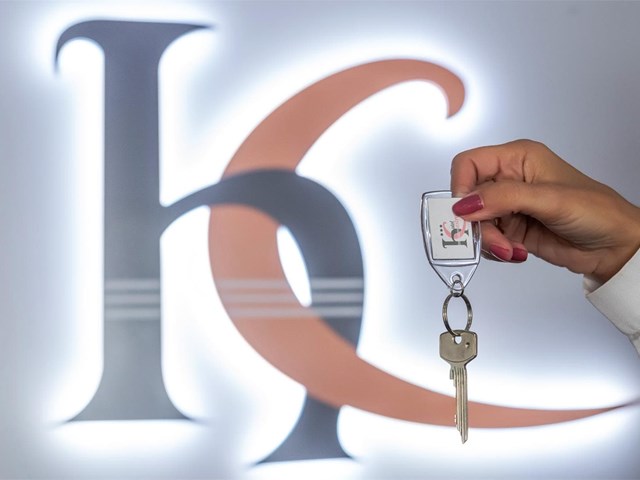 ¿Viajas solo? En nuestro hotel en Santiago encontrarás las mejores oportunidades